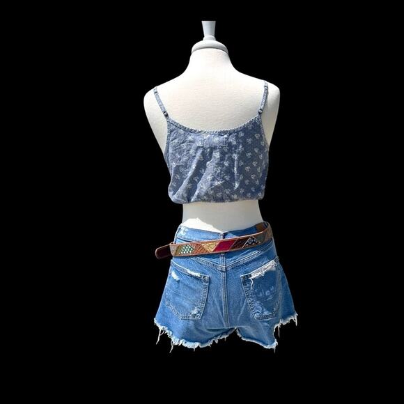 American Eagle Size 6 Distressed Daisy Duke Light Blue Jeans - Picture 6 of 14